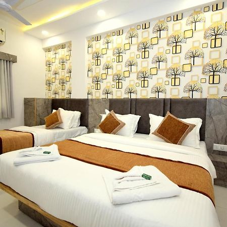 Hotel A1 Vastrapur Ahmadábád Exteriér fotografie