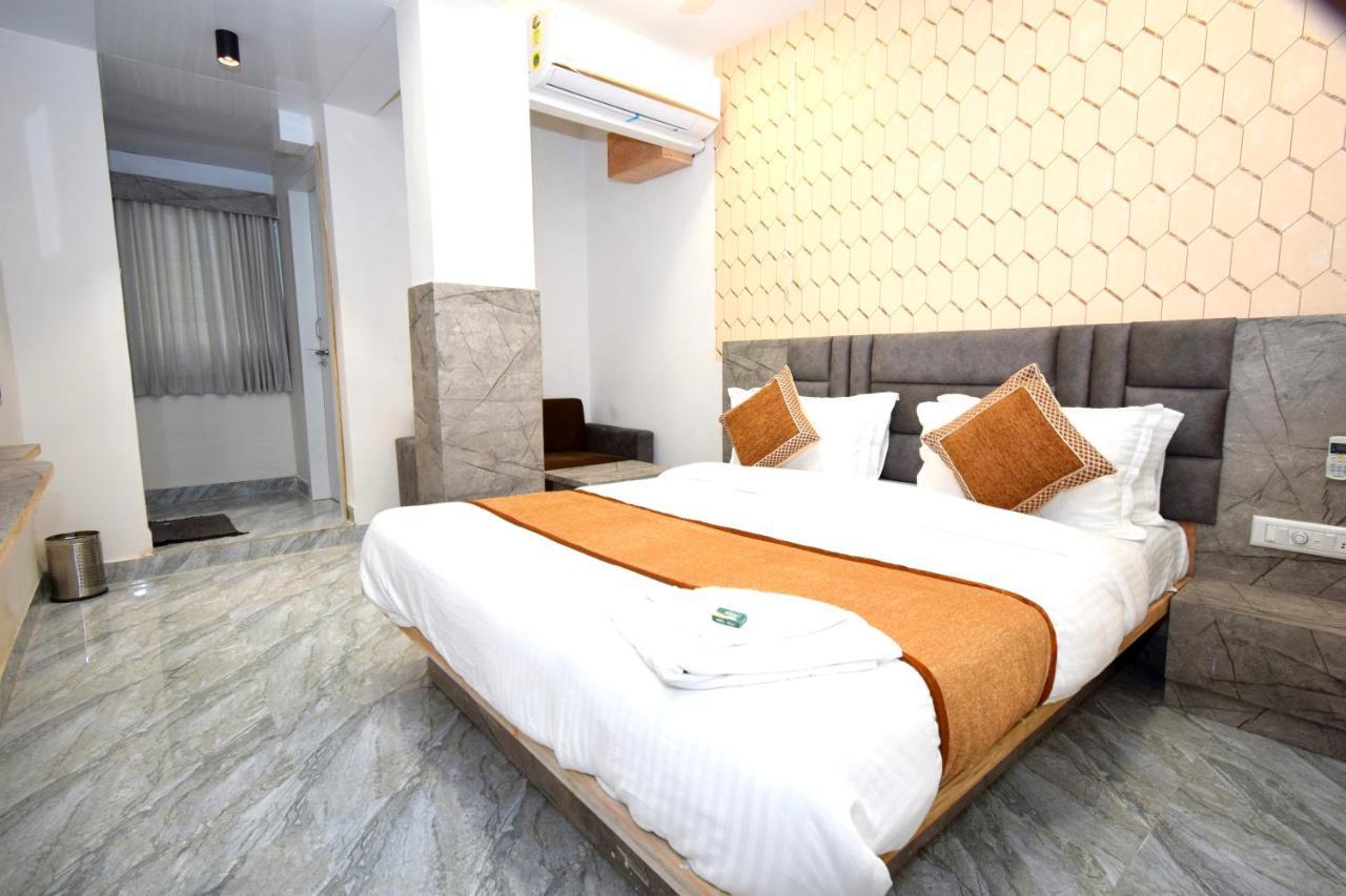 Hotel A1 Vastrapur Ahmadábád Exteriér fotografie