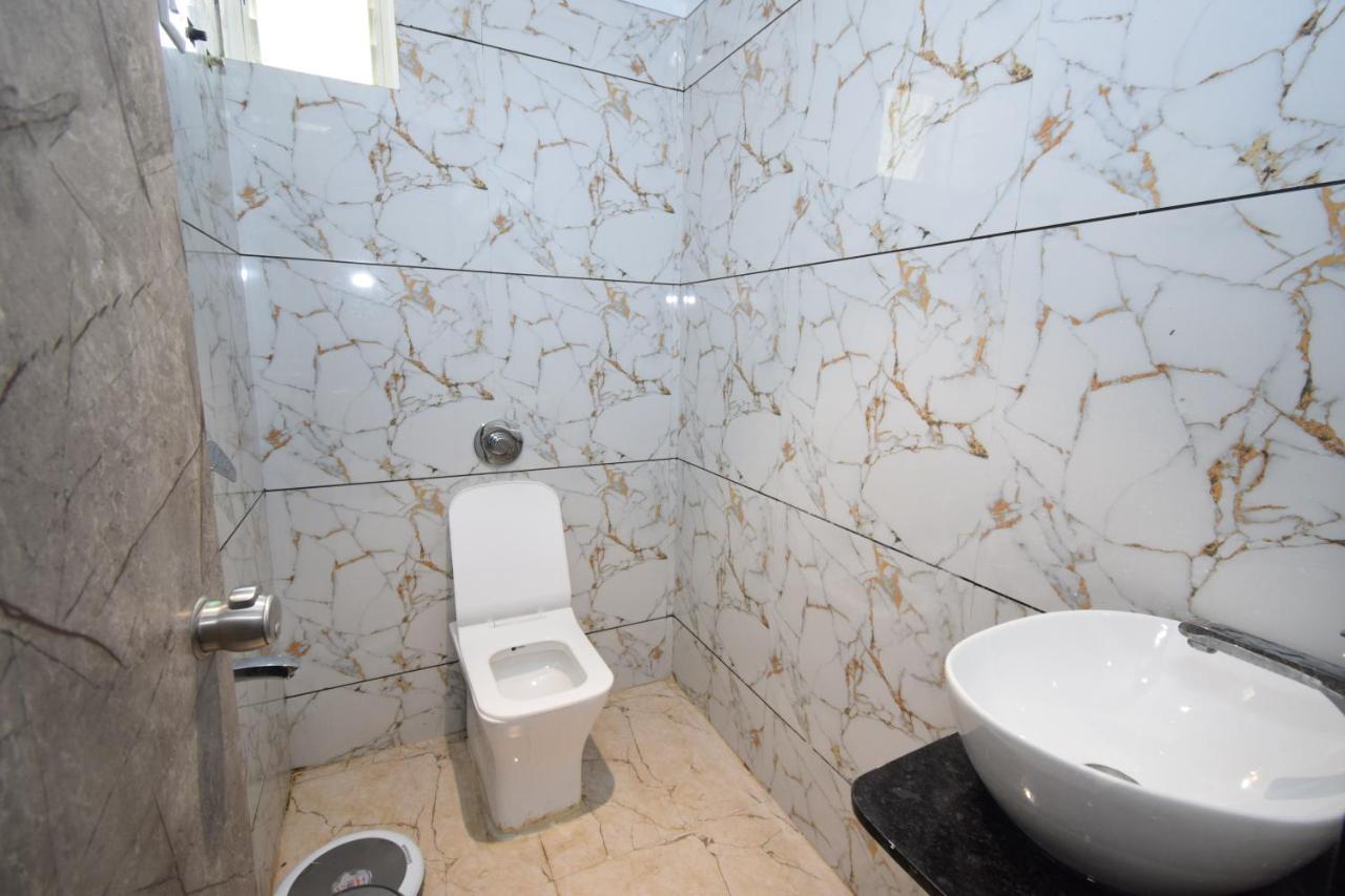 Hotel A1 Vastrapur Ahmadábád Exteriér fotografie