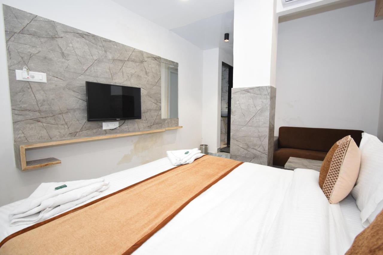 Hotel A1 Vastrapur Ahmadábád Exteriér fotografie