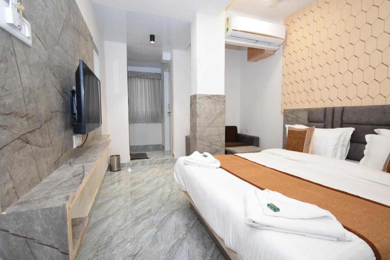 Hotel A1 Vastrapur Ahmadábád Exteriér fotografie