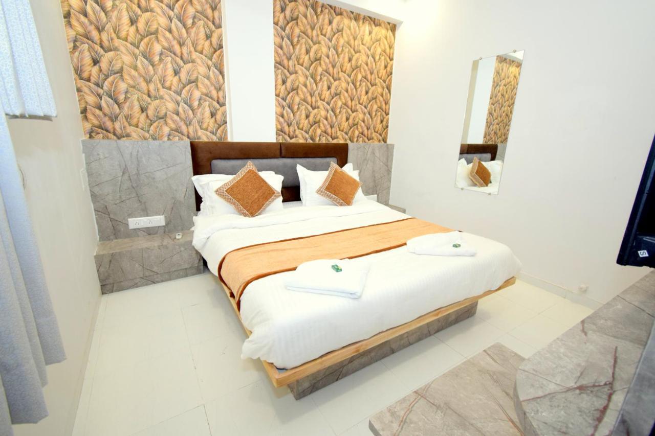 Hotel A1 Vastrapur Ahmadábád Exteriér fotografie