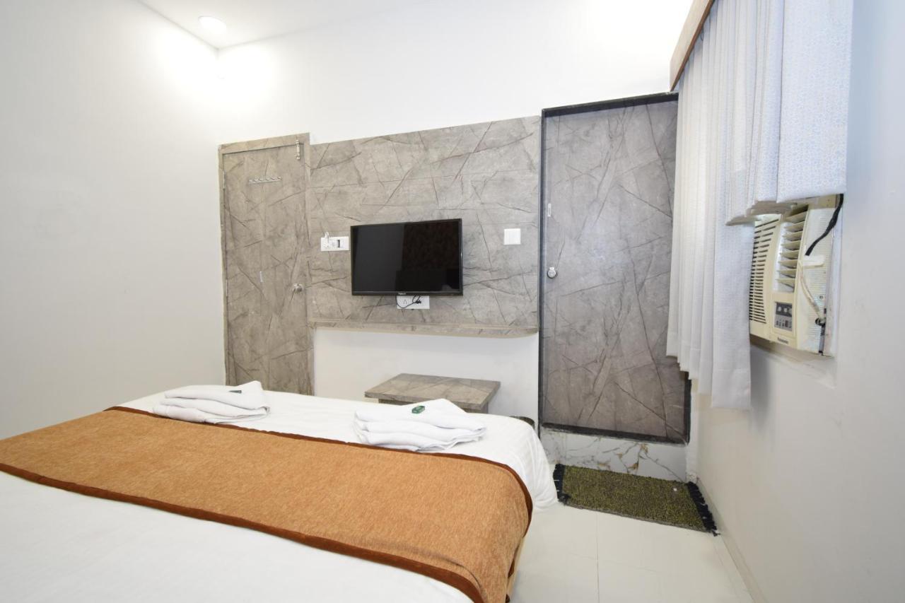 Hotel A1 Vastrapur Ahmadábád Exteriér fotografie