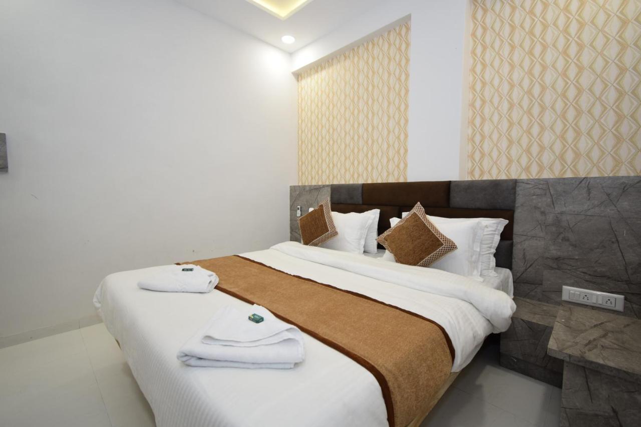 Hotel A1 Vastrapur Ahmadábád Exteriér fotografie