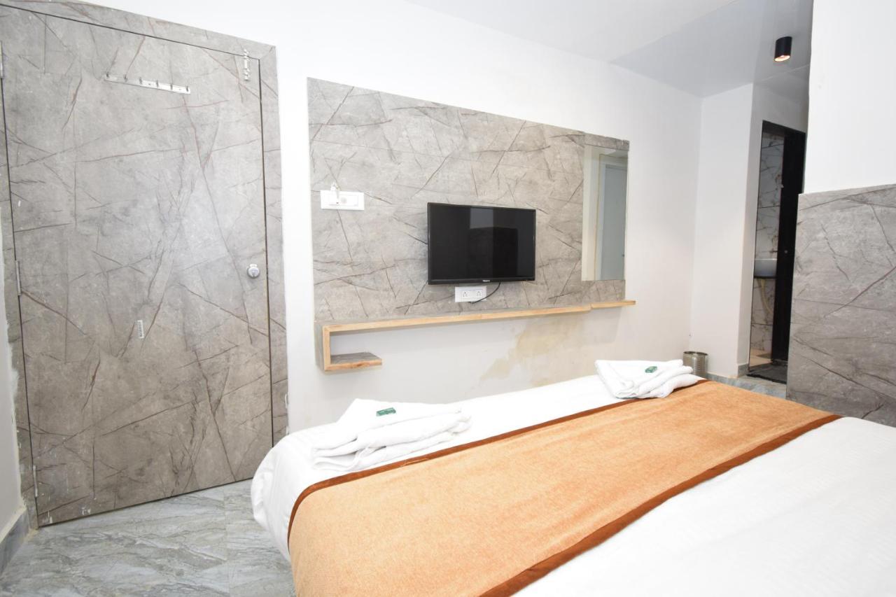 Hotel A1 Vastrapur Ahmadábád Exteriér fotografie