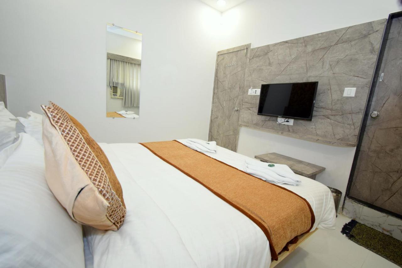 Hotel A1 Vastrapur Ahmadábád Exteriér fotografie